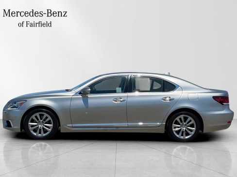 Used 2016 Lexus LS 460 w/ Comfort Package RWD image 5