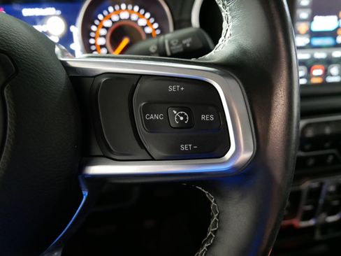 Used 2020 Jeep Gladiator Overland AWD/4WD image 28
