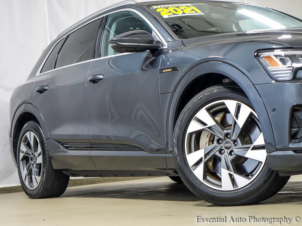 Used 2021 Audi e-tron Premium Plus w/ Premium Plus Package AWD/4WD image 5