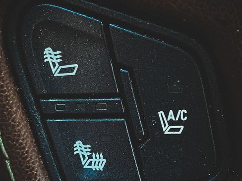 Used 2016 Chevrolet Tahoe LTZ AWD/4WD image 7