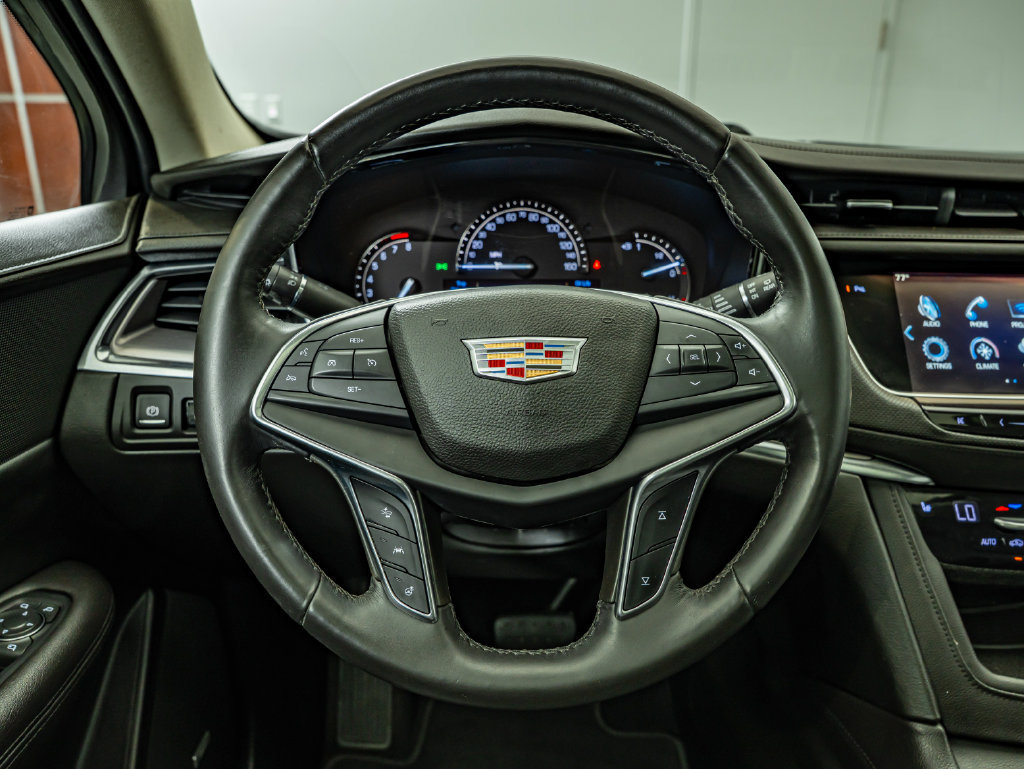 Used 2017 Cadillac XT5 Luxury w/ Driver Awareness Package FWD image 23