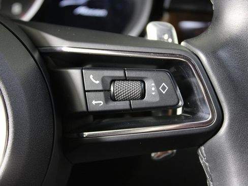 Used 2024 Porsche Macan image 24