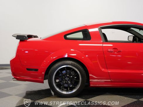 Used 2006 Ford Mustang GT RWD image 30