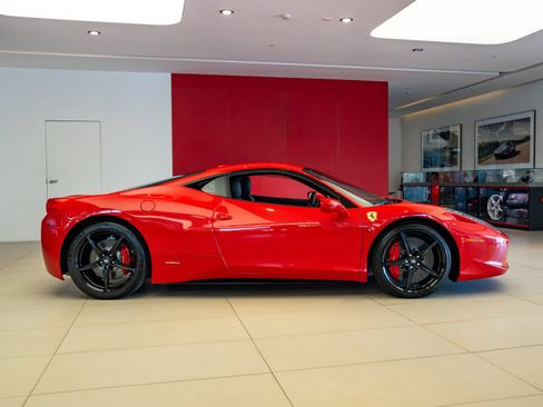 Used 2010 Ferrari 458 Italia Coupe RWD image 7