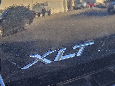 Used 2020 Ford Explorer XLT w/ Comfort Package image 16