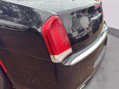 Used 2020 Chrysler 300 Limited image 45