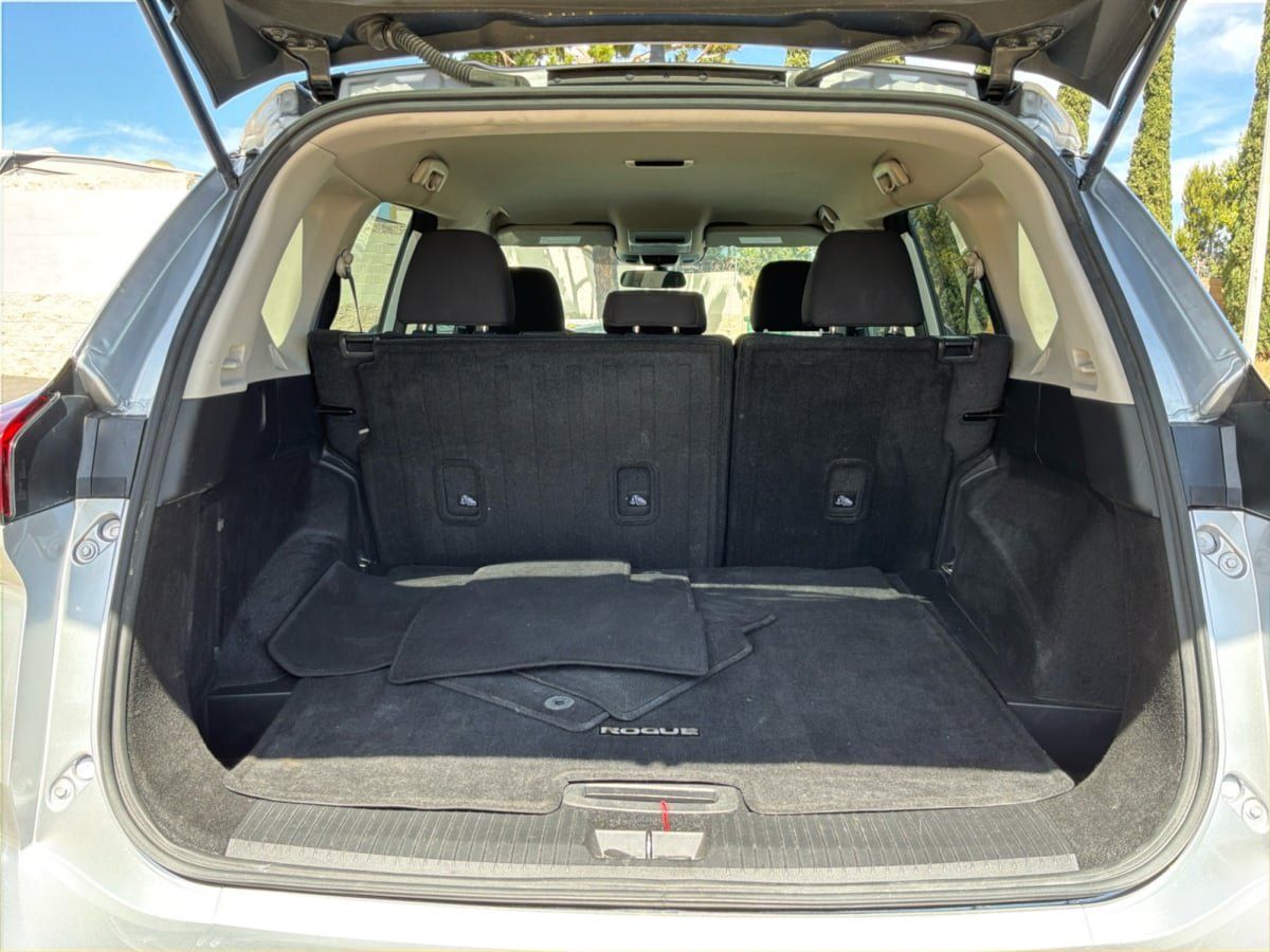 Used 2025 Nissan Rogue S FWD image 25