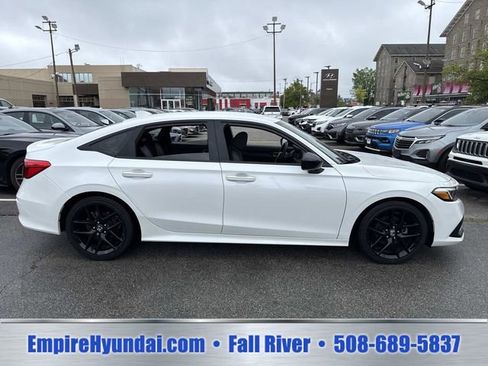 Used 2022 Honda Civic Sport image 3