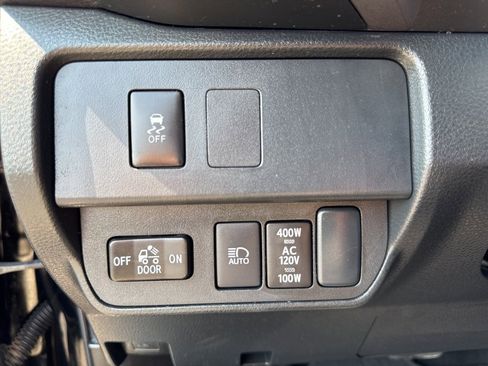 Used 2023 Toyota Tacoma TRD Off-Road image 44