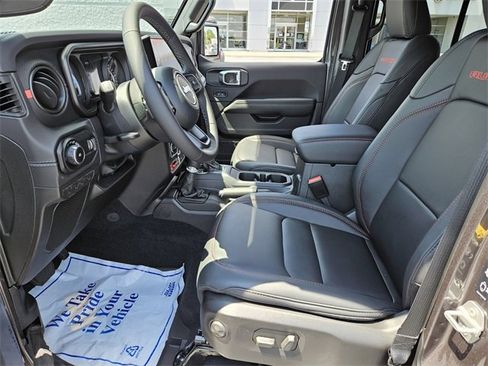 New 2025 Jeep Wrangler Rubicon w/ Technology Group image 4