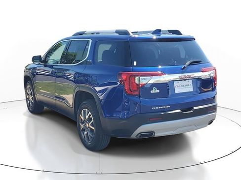 Certified 2023 GMC Acadia SLE w/ Driver Convenience Package FWD image 3