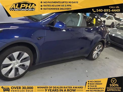 Used 2023 Tesla Model Y Long Range AWD/4WD image 1