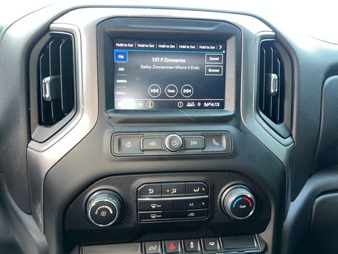 Used 2021 Chevrolet Silverado 1500 Custom image 21