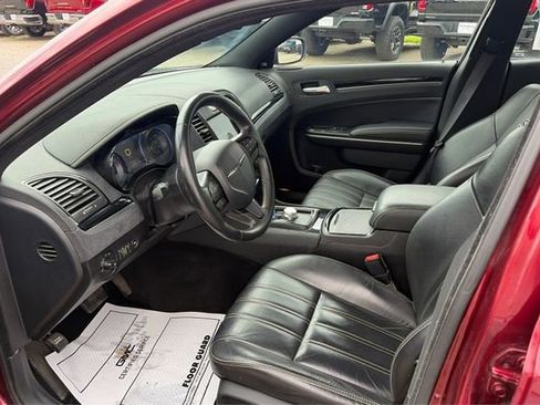 Used 2019 Chrysler 300 S AWD/4WD image 9