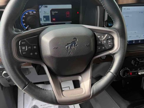 Used 2022 Ford Bronco Outer Banks w/ Sasquatch Package image 13