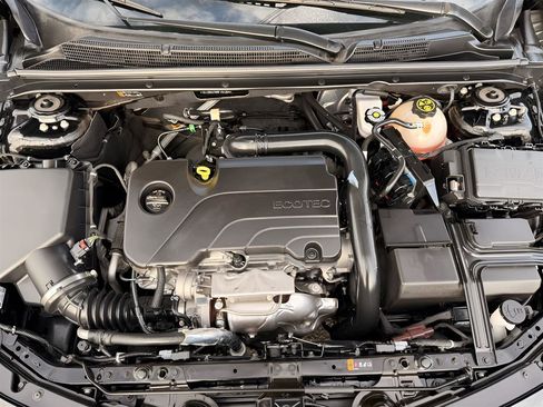 Used 2022 Chevrolet Malibu LS image 25