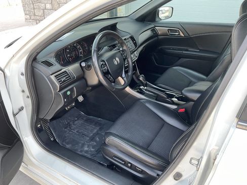 Used 2016 Honda Accord Sport image 14