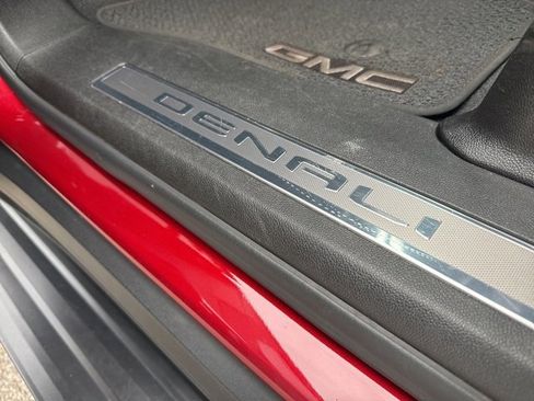 Used 2024 GMC Yukon Denali image 20