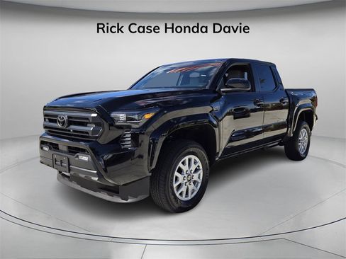 Used 2024 Toyota Tacoma SR5 image 9