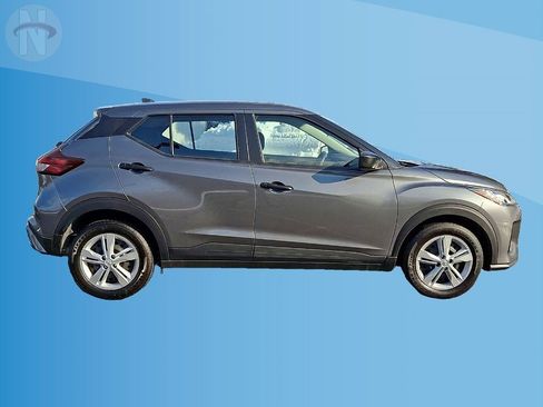 Used 2025 Nissan Kicks Play S image 9