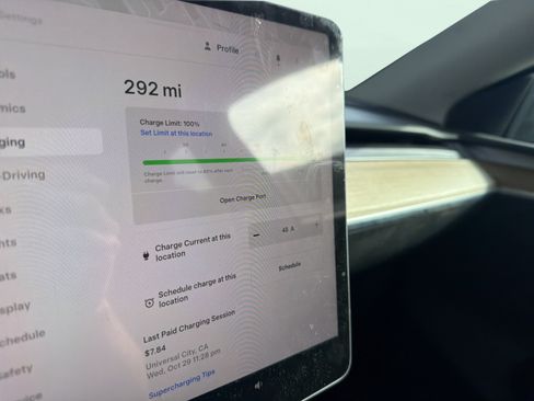 Used 2022 Tesla Model Y Long Range AWD/4WD image 4
