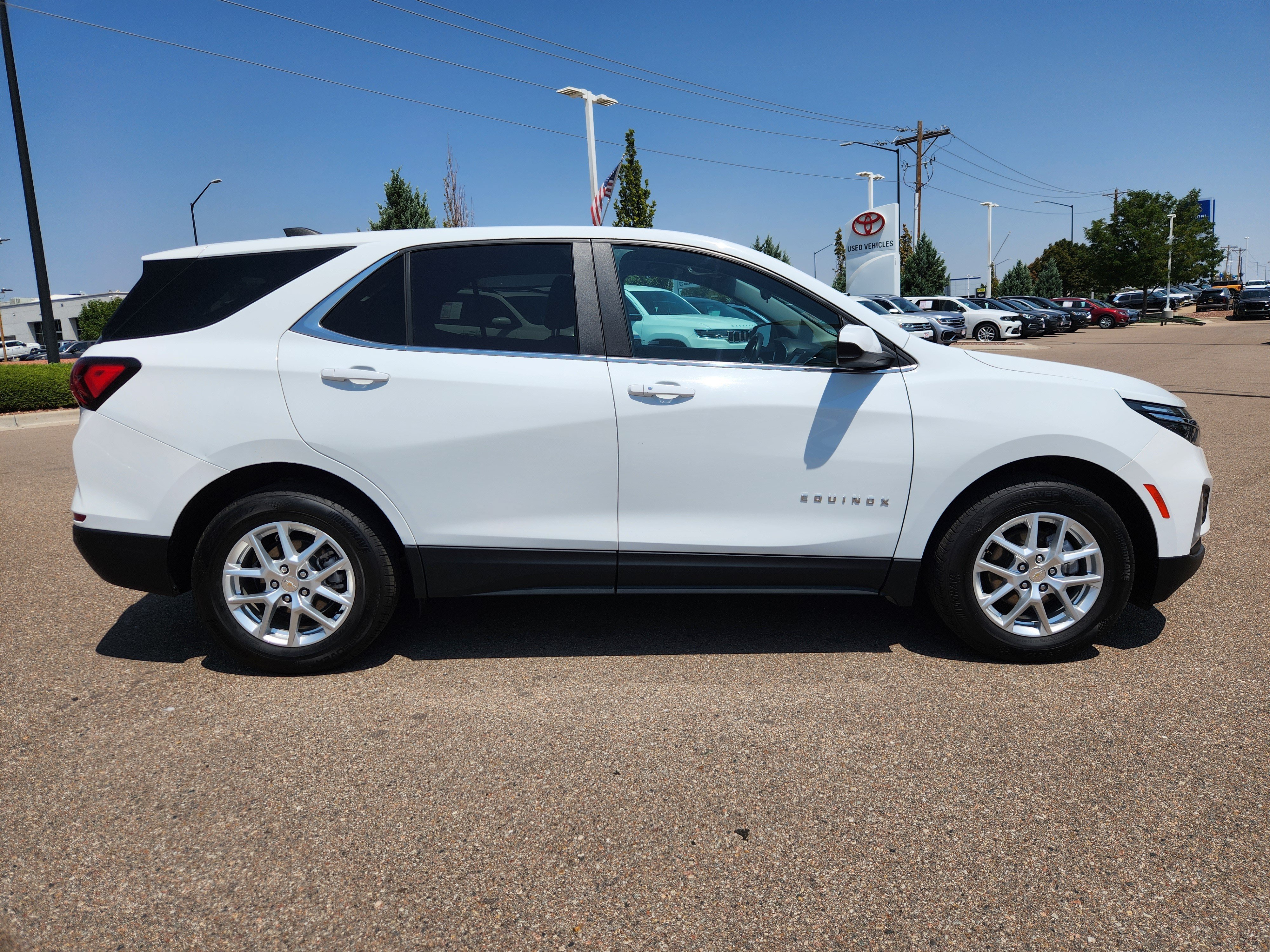 Used 2024 Chevrolet Equinox LT AWD/4WD image 2