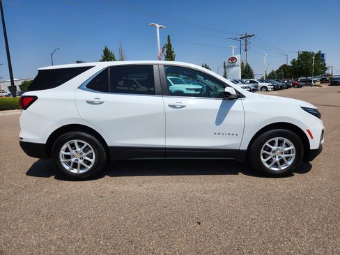 Used 2024 Chevrolet Equinox LT AWD/4WD image 2