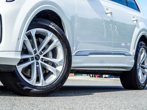 Used 2025 Audi Q7 3.0T Premium Plus AWD/4WD image 3