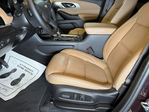 Used 2023 Chevrolet Traverse Premier image 20