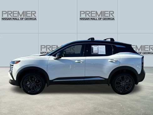 Used 2026 Nissan Kicks SR w/ Illumination Package image 8