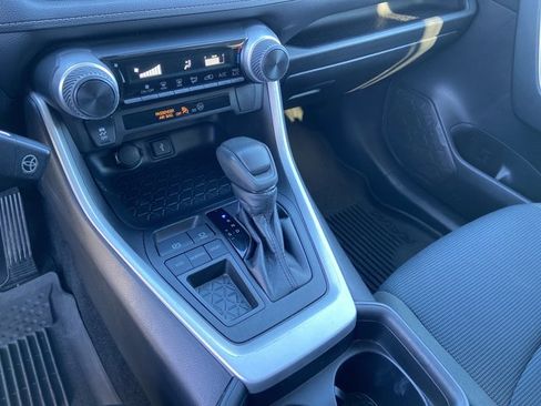 Used 2021 Toyota RAV4 LE image 39