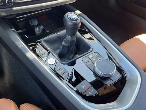 Used 2025 BMW Z4 M40i w/ Edition RWD image 17