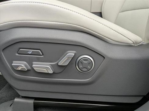 Certified 2025 Hyundai Santa Fe Calligraphy image 11