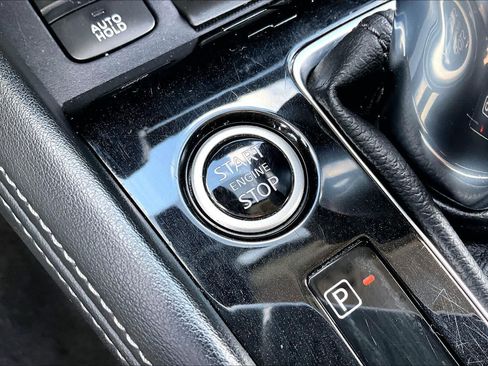 Used 2024 Nissan Kicks SR FWD image 31