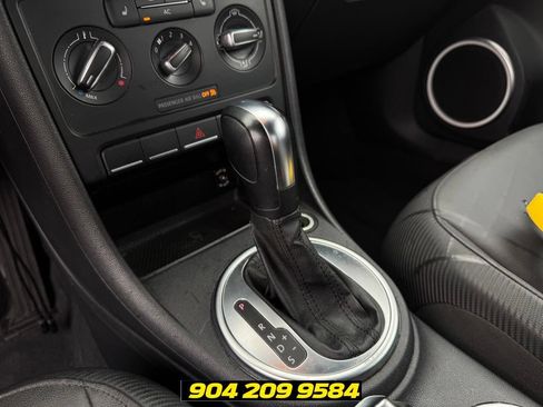 Used 2012 Volkswagen Beetle 2.5 FWD image 8
