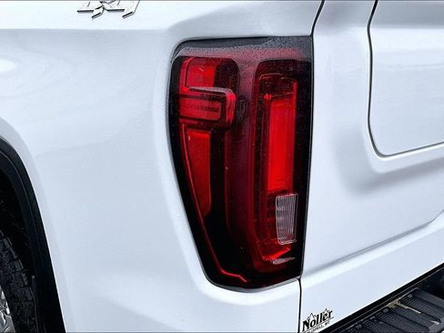 Used 2021 GMC Sierra 1500 SLT w/ SLT Premium Package image 31