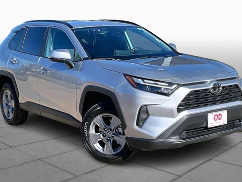 Used 2025 Toyota RAV4 XLE image 2