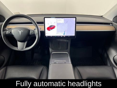 Used 2021 Tesla Model Y Long Range image 11