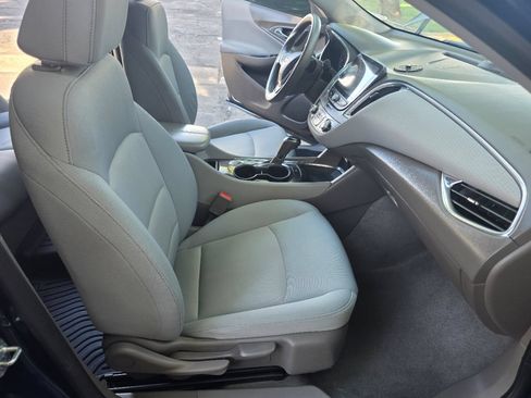 Used 2019 Chevrolet Malibu LT FWD image 17
