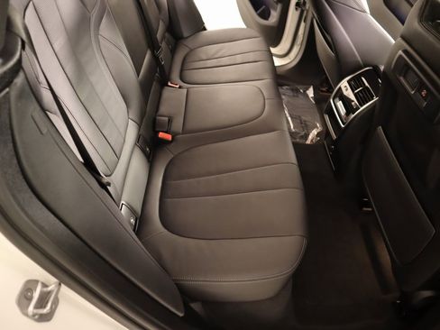 Used 2022 BMW X6 xDrive40i image 16