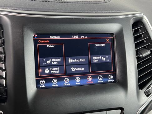 Used 2021 Jeep Cherokee Latitude Plus image 30