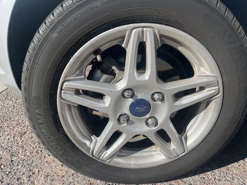 Used 2018 Ford Fiesta SE image 4