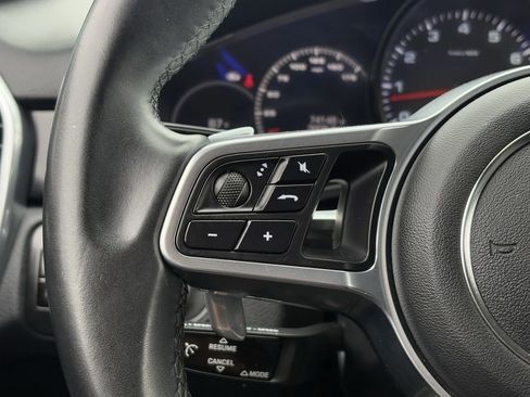 Used 2020 Porsche Cayenne image 16