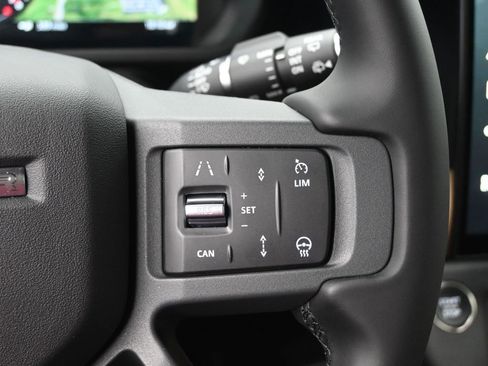Used 2026 Land Rover Defender 110 X-Dynamic SE image 12