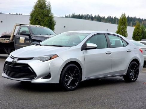 Used 2019 Toyota Corolla LE image 3