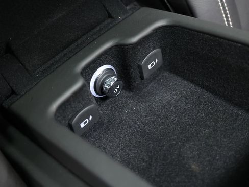 Used 2020 Bentley Flying Spur W12 image 99