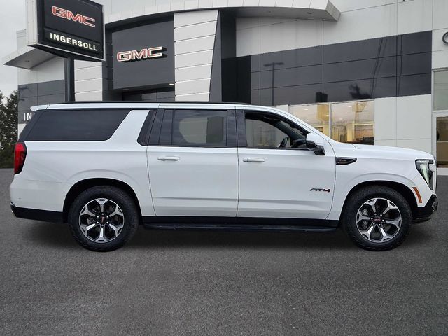Used 2025 GMC Yukon XL AT4 AWD/4WD image 26