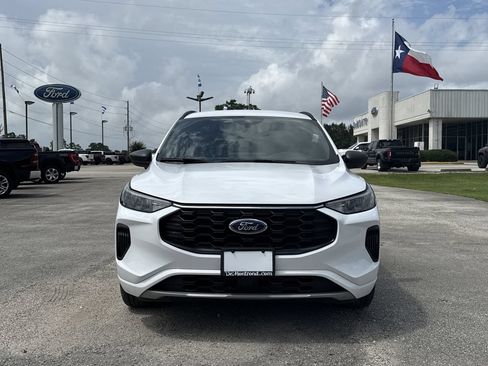 Used 2023 Ford Escape ST-Line w/ Tech Pack #1 FWD image 2