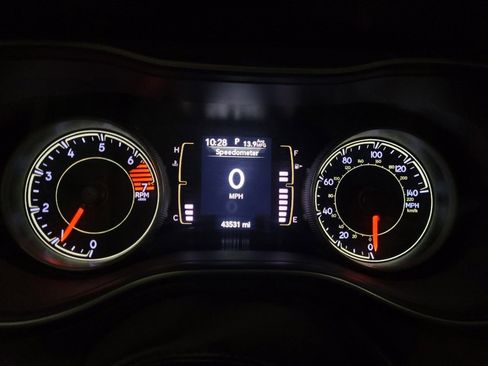 Used 2020 Jeep Cherokee Latitude Plus AWD/4WD image 23