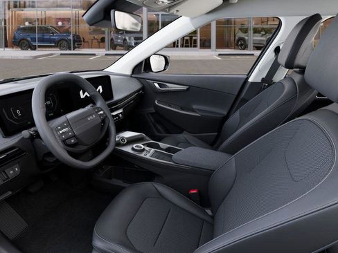 New 2025 Kia EV6 Light w/ Light LR Technology Package image 18